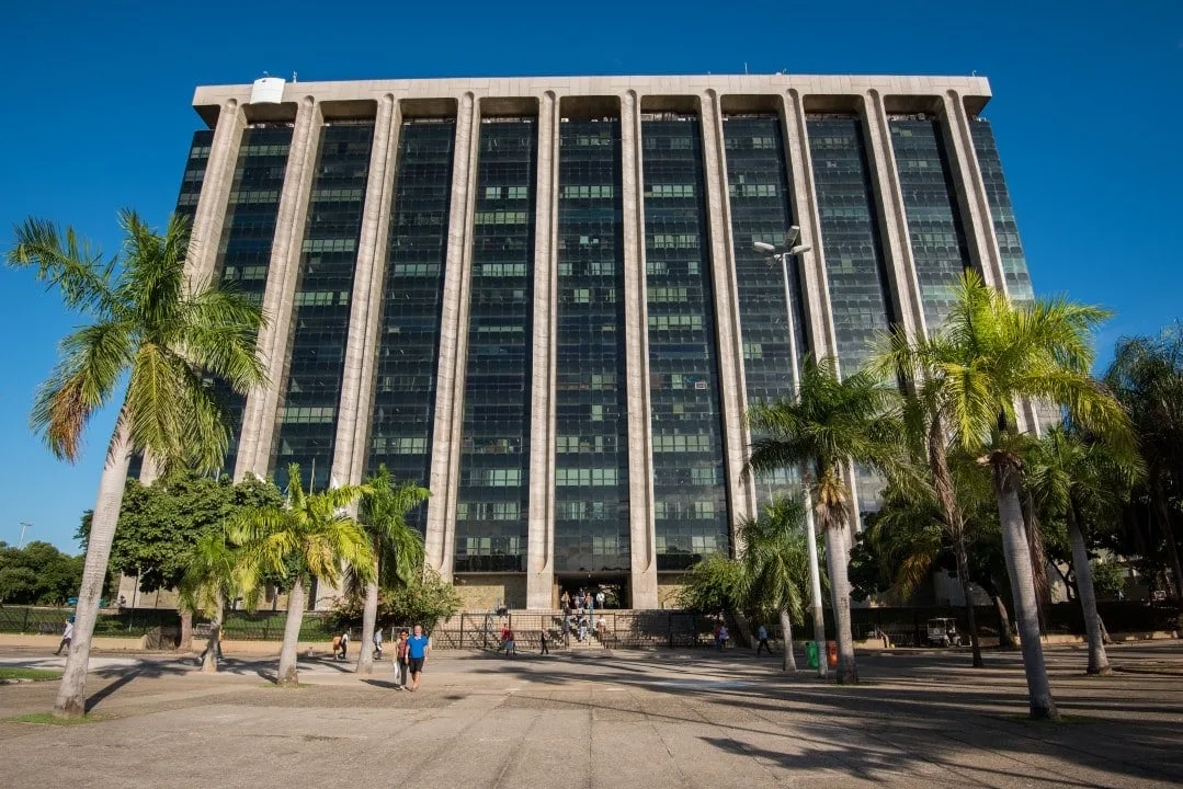 prefeitura-do-rio-libera-pagamento-do-acordo-de-resultados-de-2024-no-fim-de-dezembro-com-bom-desempenho