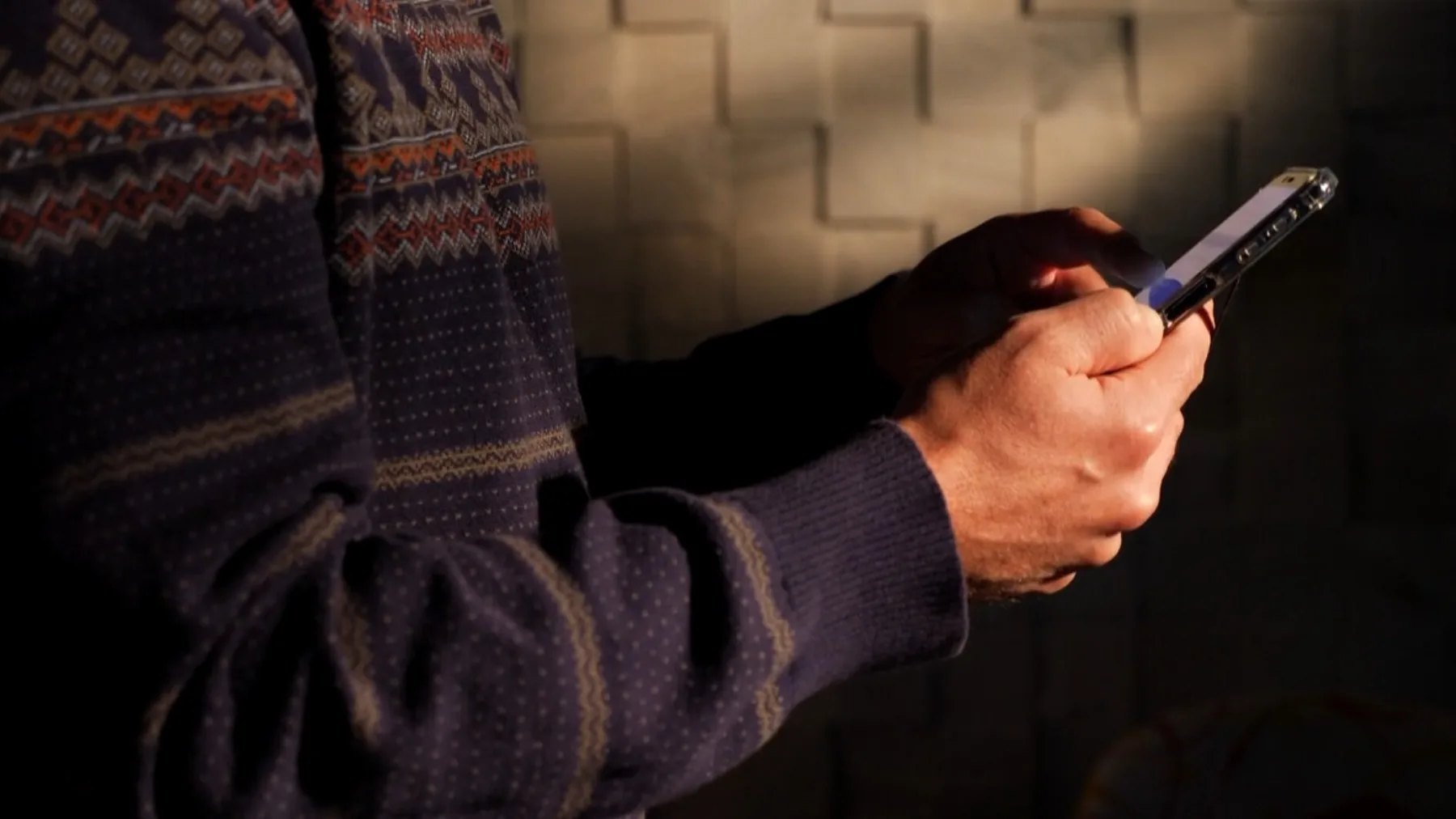 google-testa-alerta-na-tela-contra-golpes-em-chamadas-de-video;-veja-como-vai-funcionar