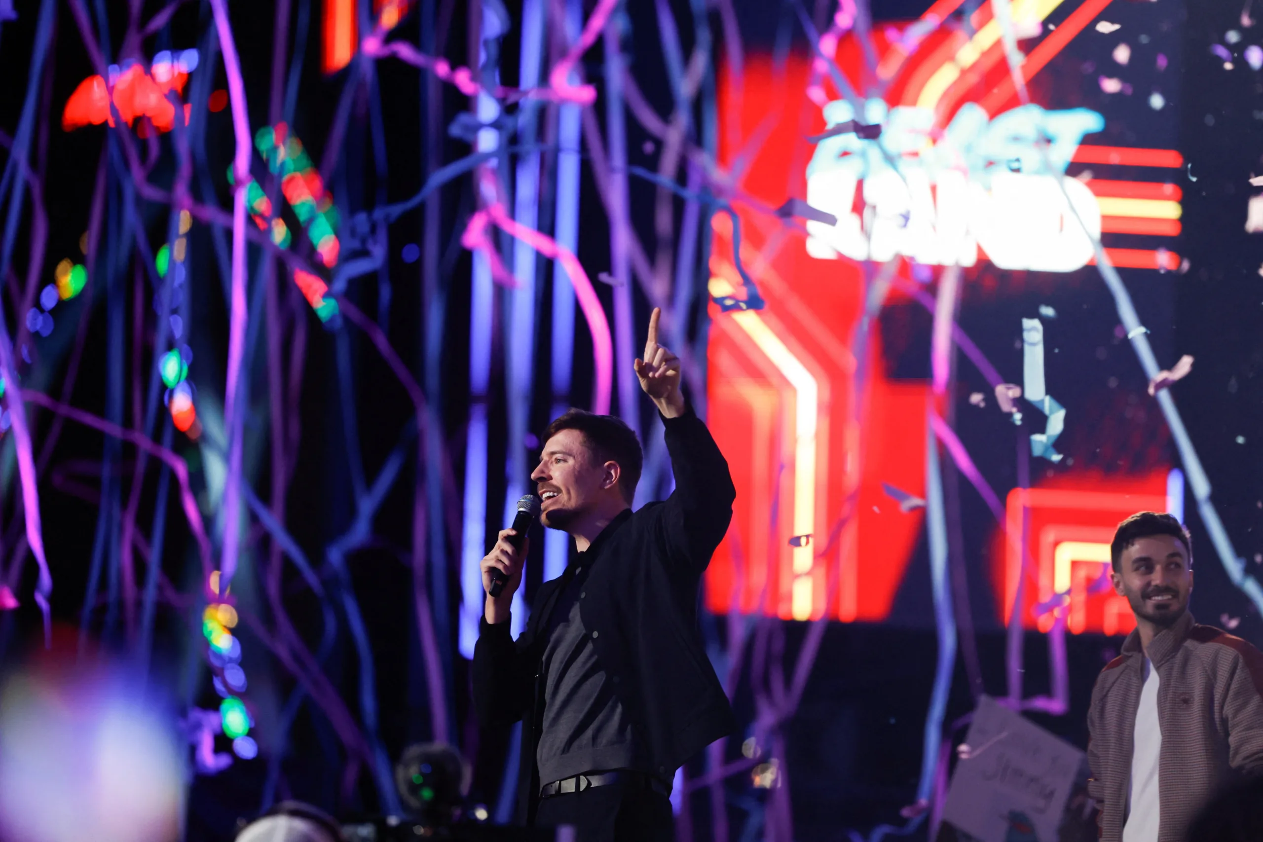 mrbeast-lanca-parque-na-arabia-saudita-para-visitante-se-sentir-dentro-de-seus-videos