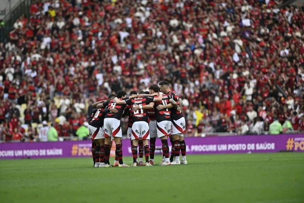 flamengo-conquista-brasileirao-e-libertadores-2025-com-vitorias-sobre-palmeiras-e-viraliza-memes-na-internet