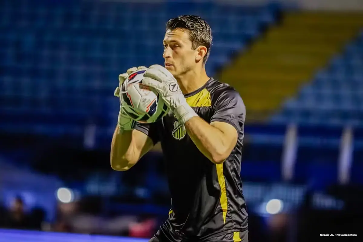 vila-nova-encaminha-contratacao-do-goleiro-airton,-do-novorizontino