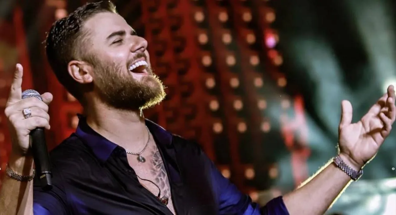 cantor-ze-neto-adquire-primeira-ford-f-450-platinum-importada-para-o-brasil-por-cerca-de-r$-1,5-milhao