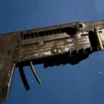 mulher-e-presa-por-porte-ilegal-de-arma-de-fabricacao-caseira,-em-aparecida