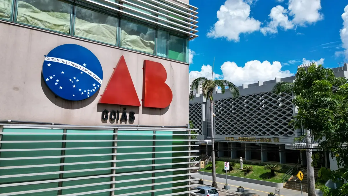 oab-go-tenta-reverter-multa-a-defesa-de-homem-filmado-quando-matou-a-namorada-em-jatai-e-que-deixou-juri