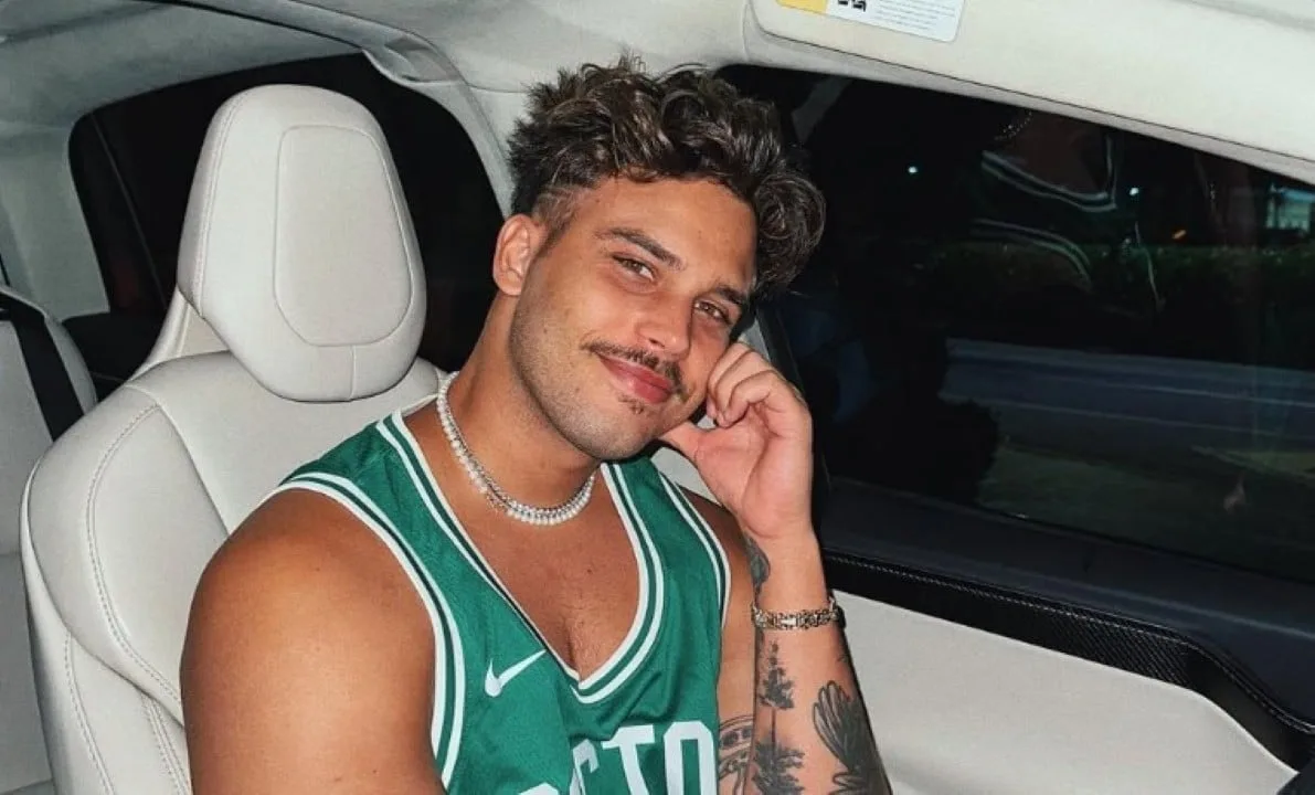 jonathan-couto-revela-convivencia-familiar-com-sarah-poncio-apos-viagem-a-paris-e-nega-reconciliacao