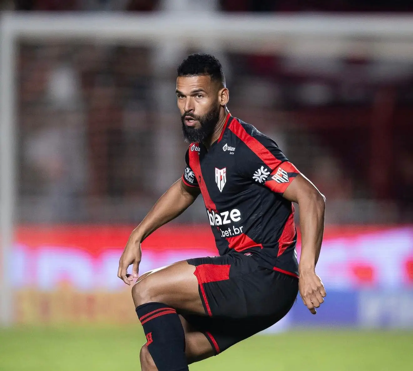 vila-nova-anuncia-a-contratacao-do-volante-willian-maranhao