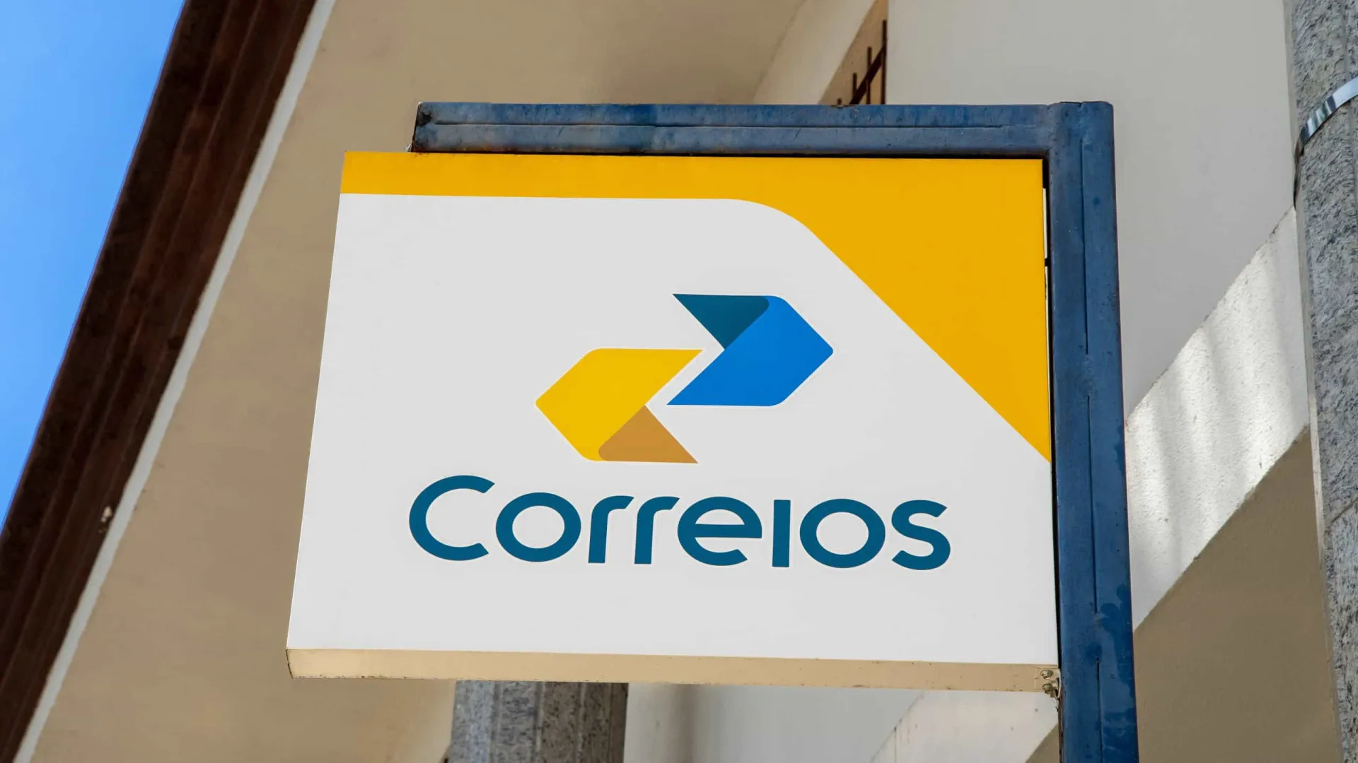 em-crise,-correios-vetam-pagamento-de-‘vale-peru’-a-empregados-em-2025