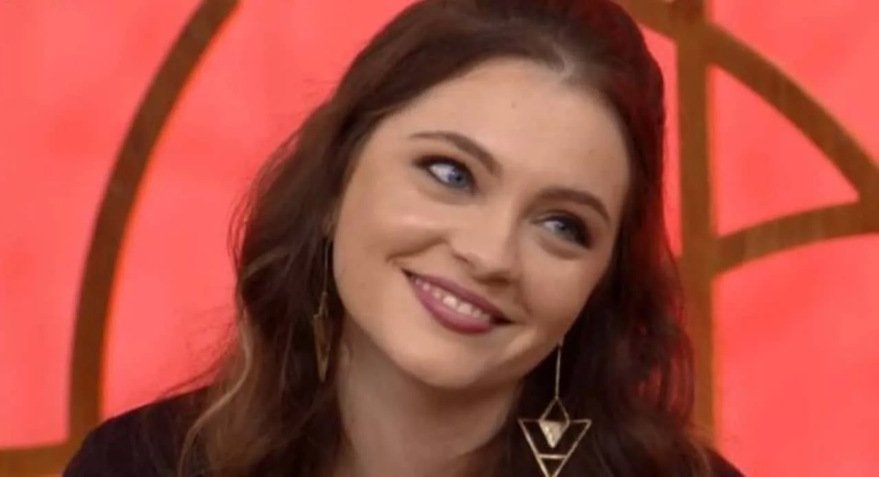 cecilia-dassi,-eterna-sandrinha,-completa-36-anos-e-desmente-fake-news-sobre-morte-aos-fas