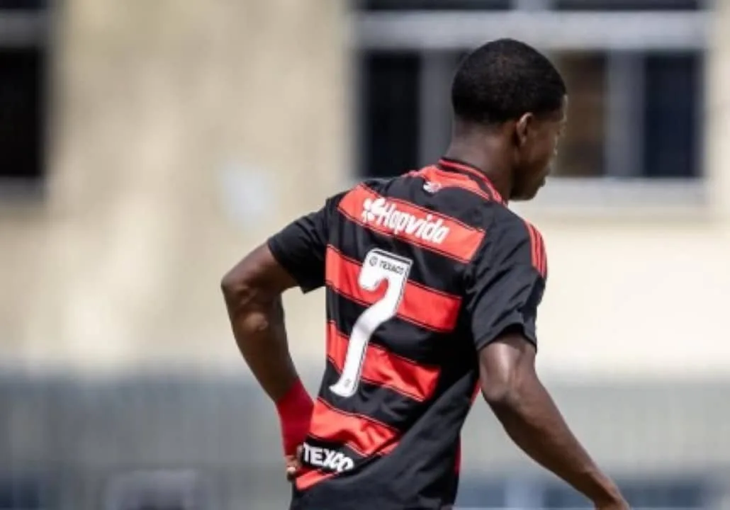 mirassol-e-flamengo-empatam-em-2-a-2-no-primeiro-tempo-movimentado-no-maiao-pelo-brasileirao-ate-os-45-minutos-e-jogo-segue