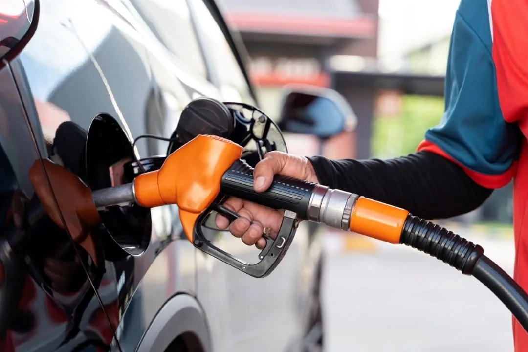 precos-da-gasolina-nos-eua-caem-abaixo-de-us$-3-por-galao-pela-primeira-vez-desde-2021