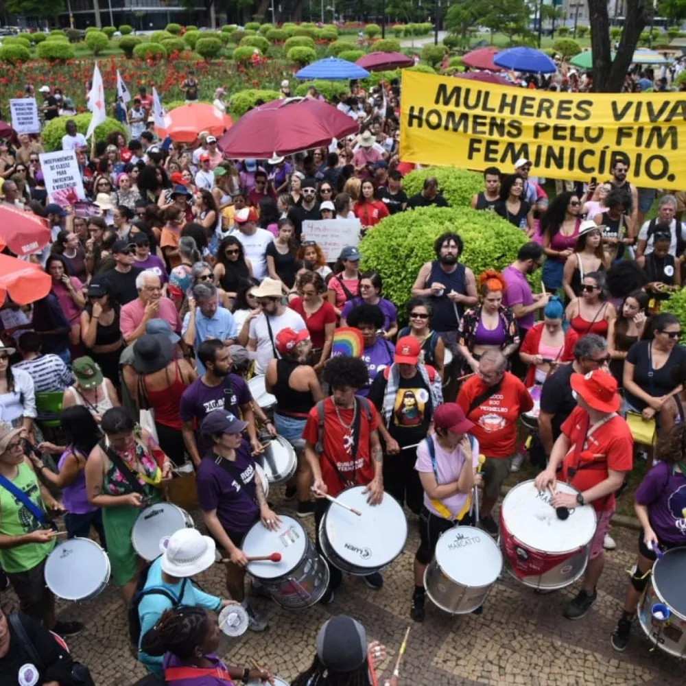 mulheres-protestam-contra-feminicidio-em-bh:-‘queremos-viver-sem-medo’-–-estado-de-minas