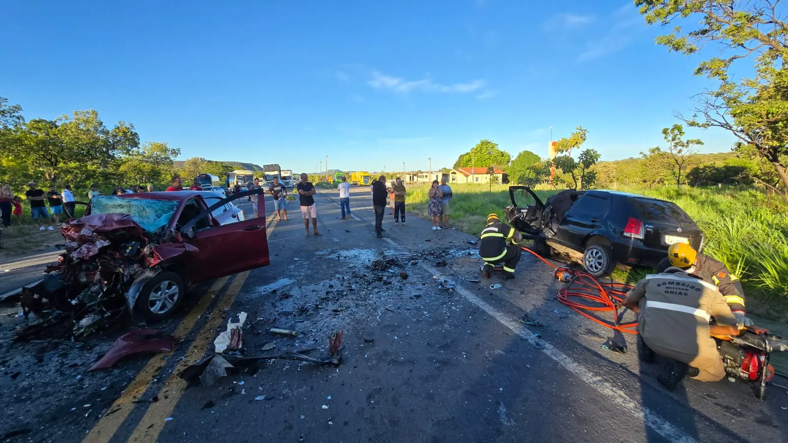 acidente-na-br-020-deixa-duas-pessoas-mortas-e-uma-ferida-em-posse