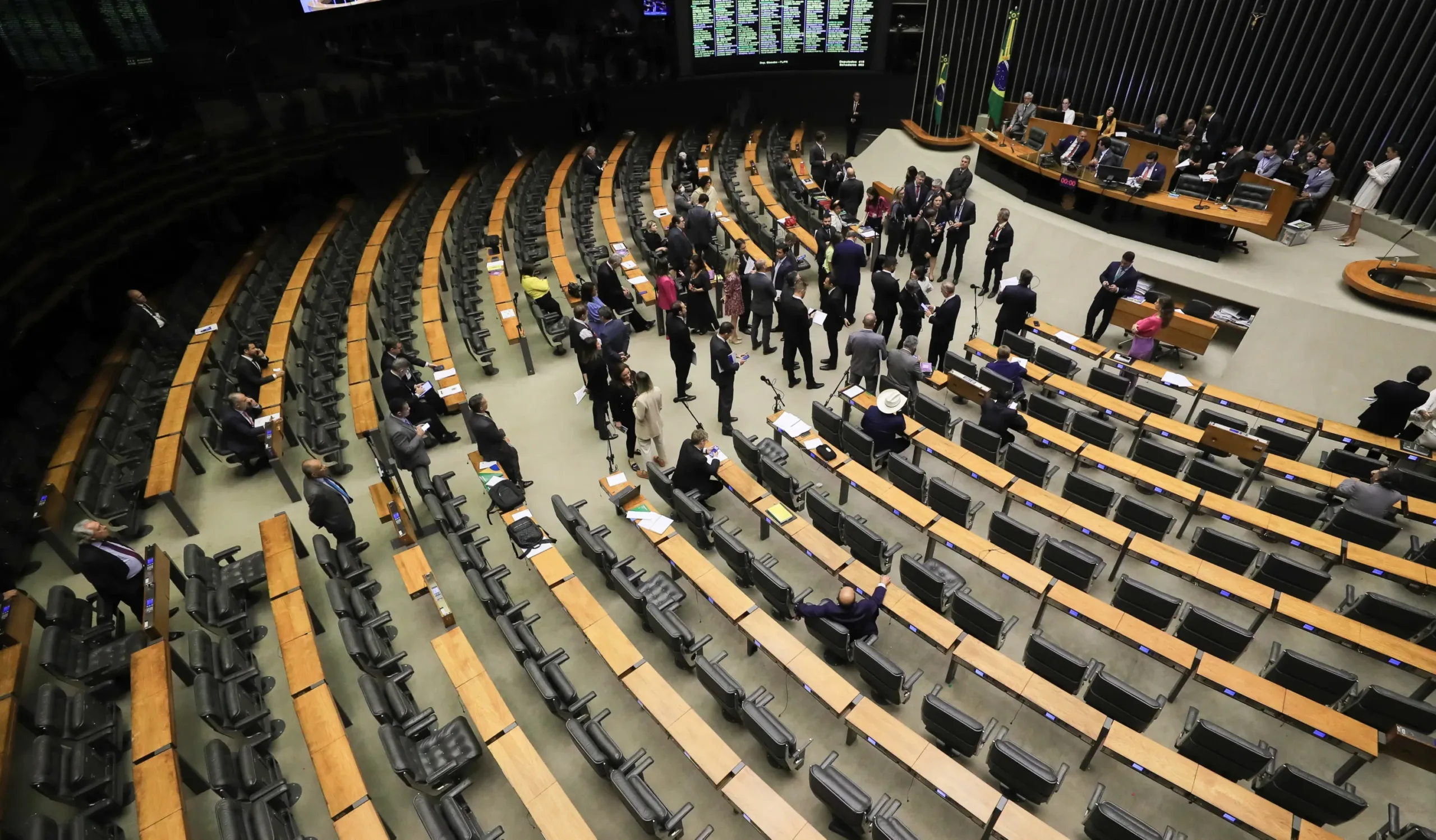 emendas-drenam-25%-do-investimento-federal-e-mais-da-metade-da-verba-de-44-orgaos