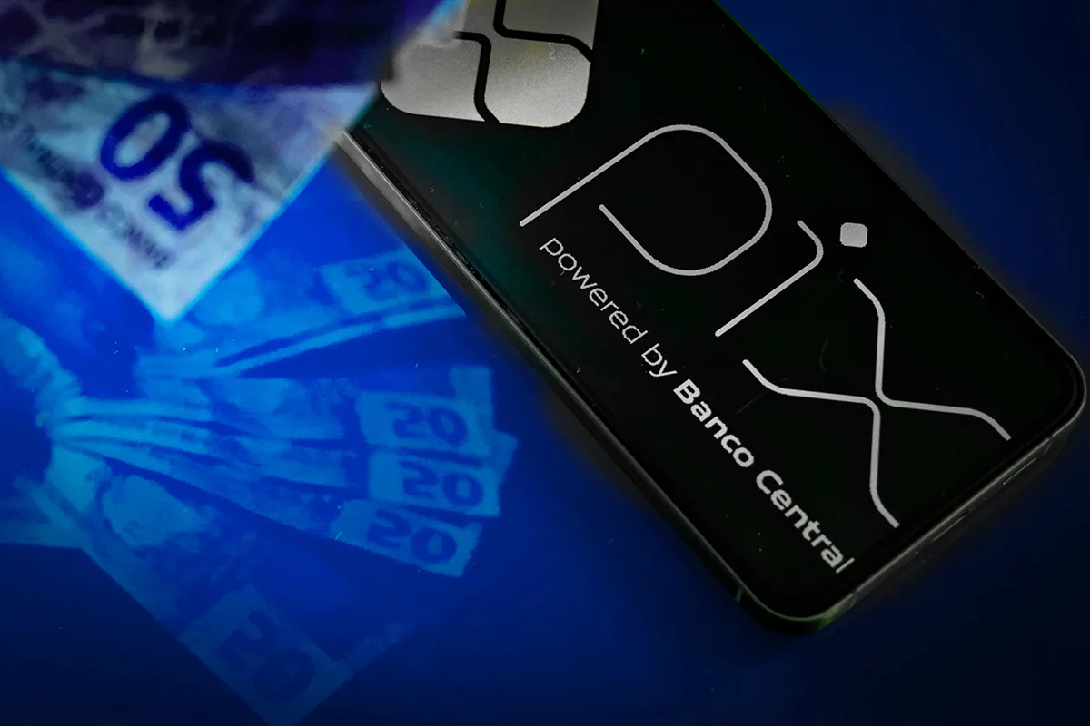 enviar-comprovante-falso-de-pix-e-considerado-estelionato-eletronico