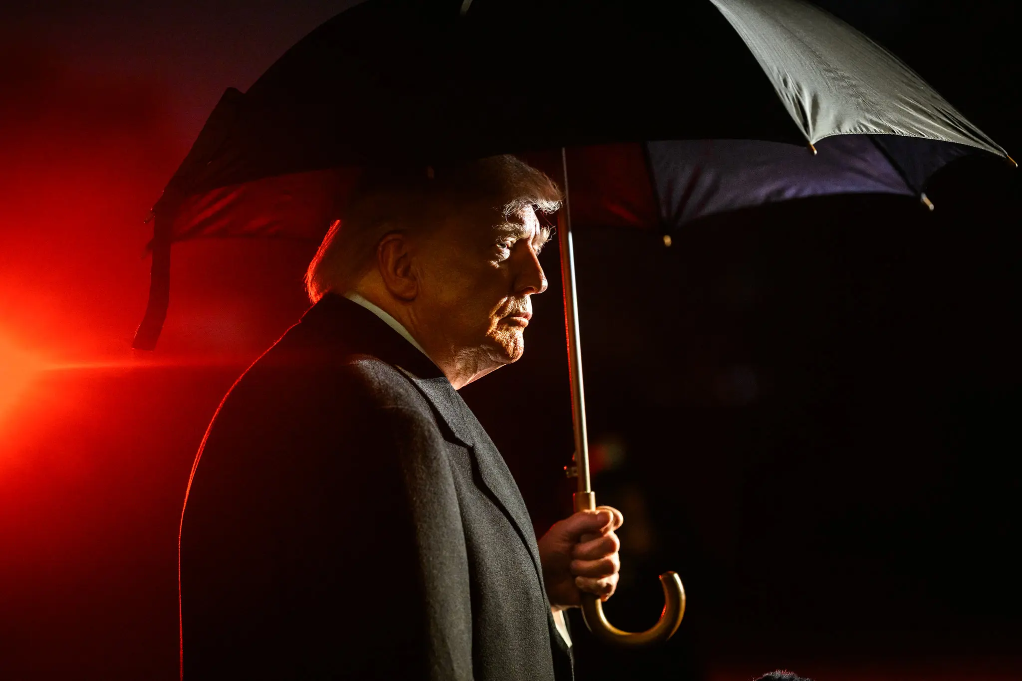 trump-avisa-ao-ira-que-ataque-e-iminente:-‘ajuda-esta-a-caminho’