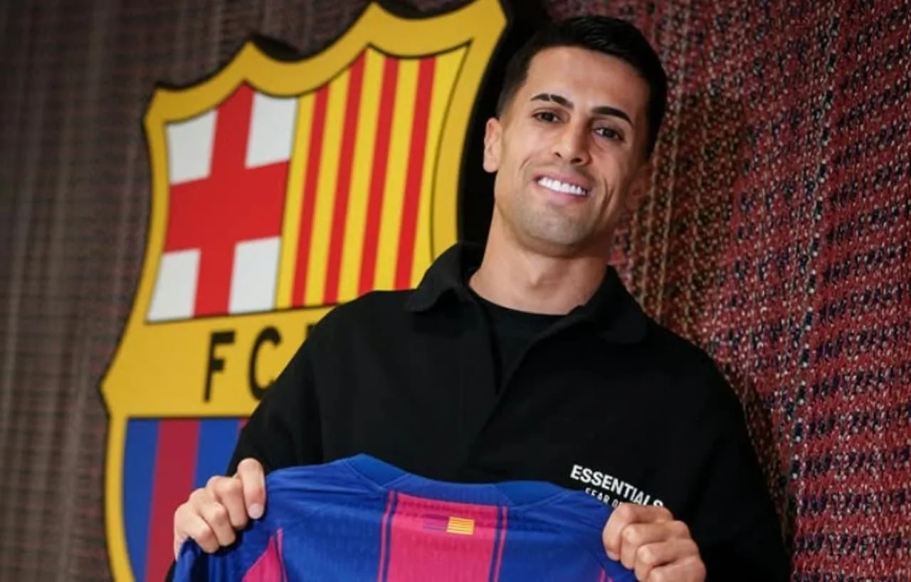 barcelona-oficializa-retorno-de-joao-cancelo-em-emprestimo-do-al-hilal-ate-o-fim-da-temporada