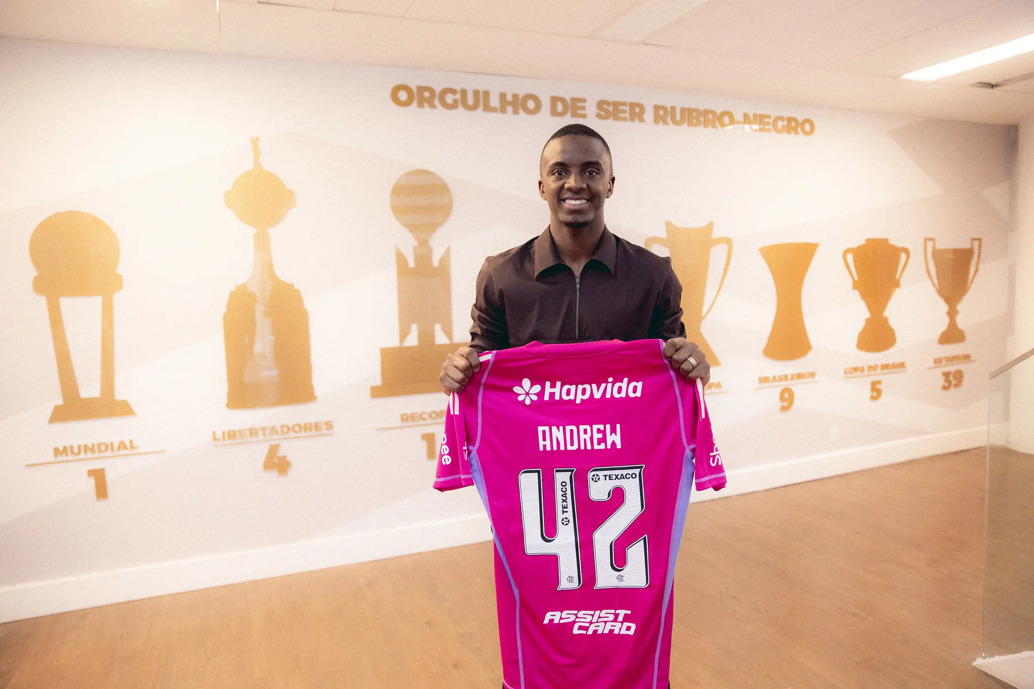 flamengo-anuncia-contratacao-do-goleiro-andrew