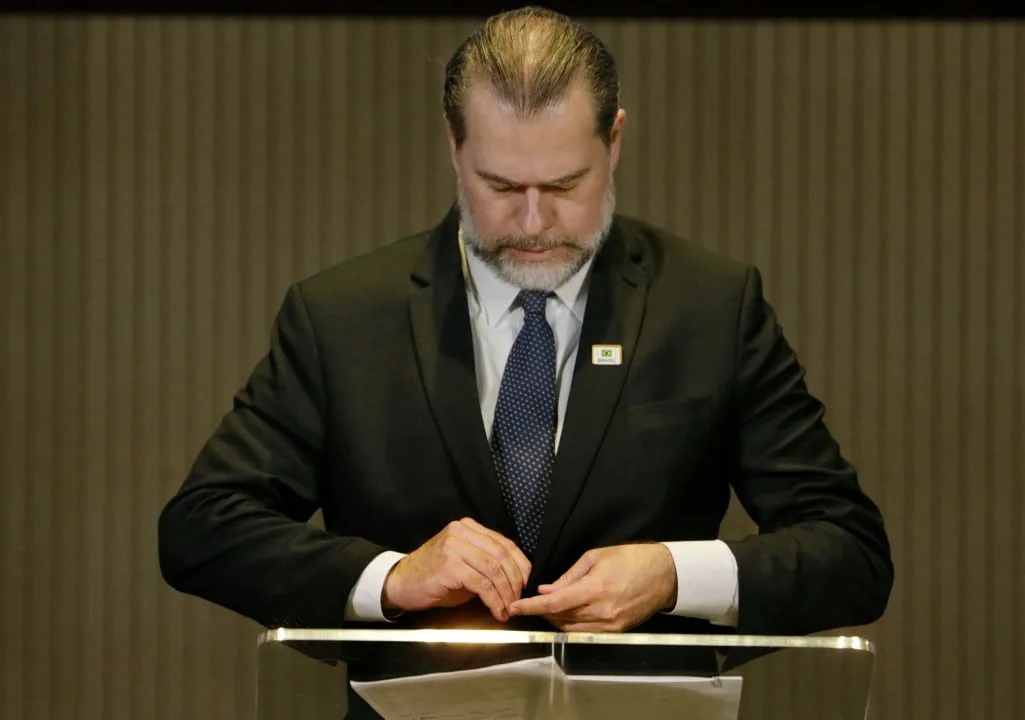 pgr-assume-pericia-de-celulares-apreendidos-em-operacao-contra-fraudes-no-banco-master-por-ordem-de-toffoli