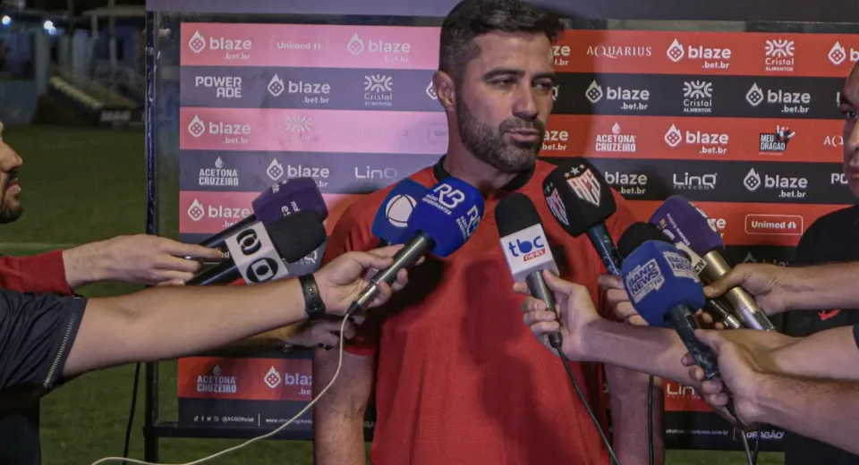 rafael-lacerda-ve-evolucao-na-equipe-e-projeta-classico-contra-o-goias:-“jogo-pesado”