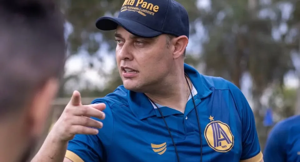 renan-brito-questiona-arbitragem:-“achei-os-criterios-totalmente-descabiveis”