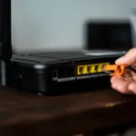 desligar-e-ligar-o-roteador-melhora-a-internet?-confira-o-que-fazer-contra-wi-fi-lento