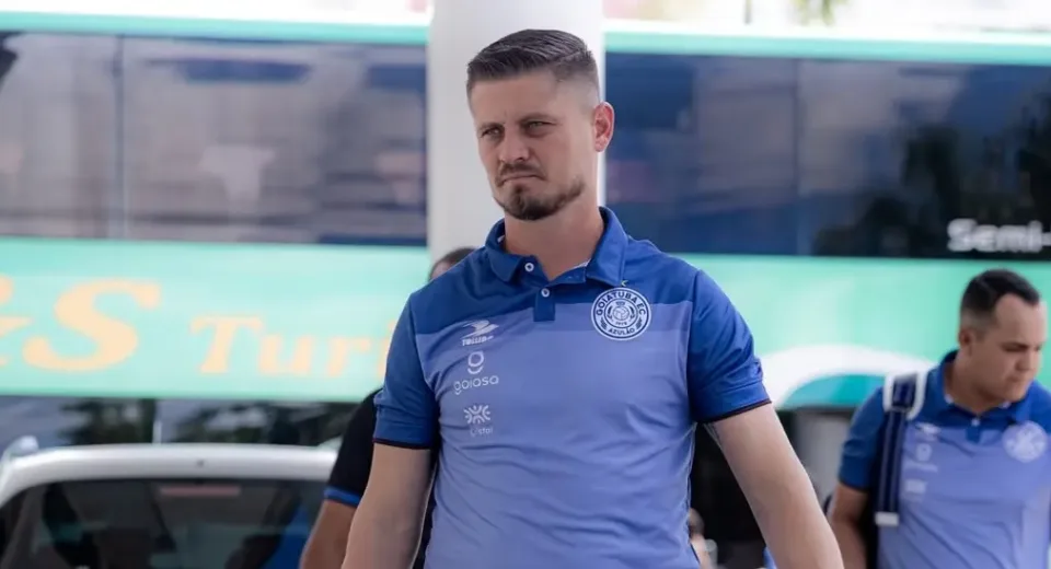 na-vice-lanterna-do-goianao,-goiatuba-anuncia-demissao-do-tecnico-augusto-fassina