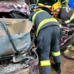 motorista-morre-preso-as-ferragens-apos-acidente-entre-carro-e-onibus-na-br-020