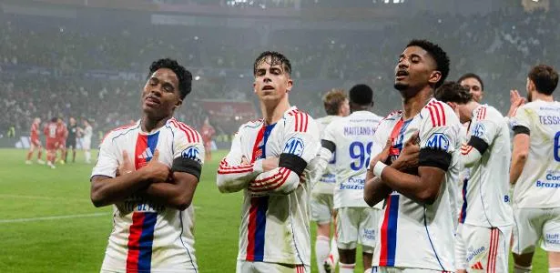 lyon-vence-com-brilho-de-endrick,-e-brasileiro-sai-ovacionado-de-campo-–-uol