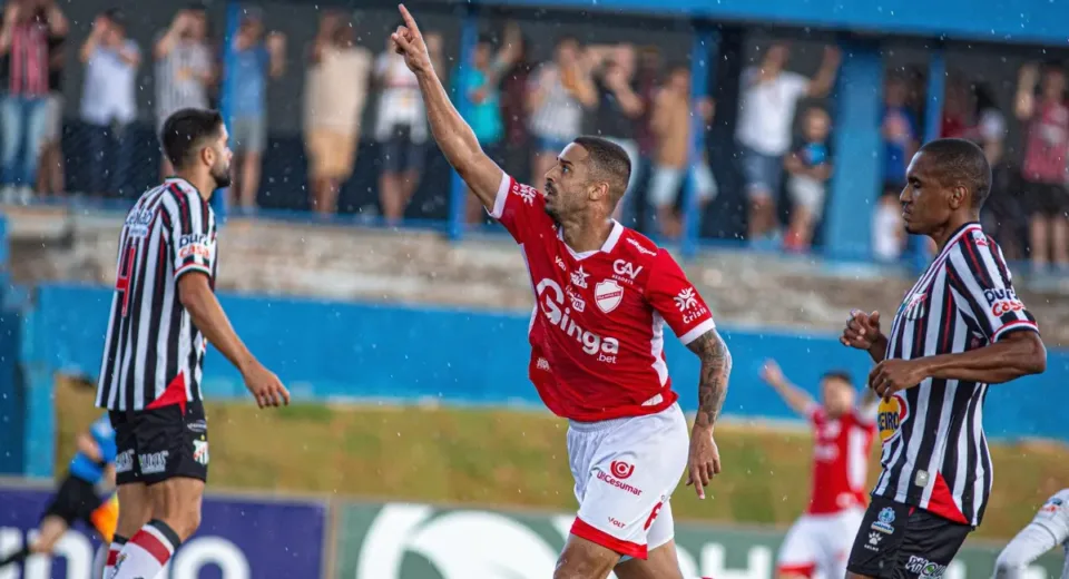 vila-nova-mantem-100%-e-classico-termina-empatado-no-accioly;-confira-os-resultados-da-3a-rodada-do-goianao