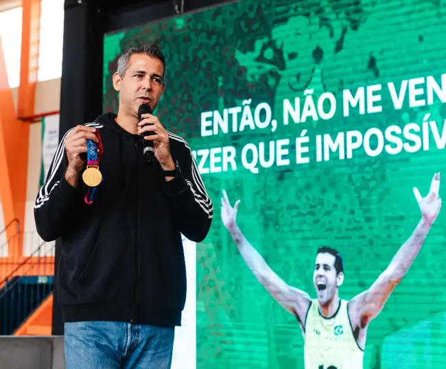 campeao-olimpico-dante-ministra-clinica-exclusiva-de-volei-em-goiania;-saiba-como-se-inscrever