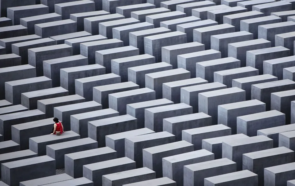 alemanha-cobra-redes-sociais-por-imagens-falsas-de-ia-que-banalizam-o-holocausto