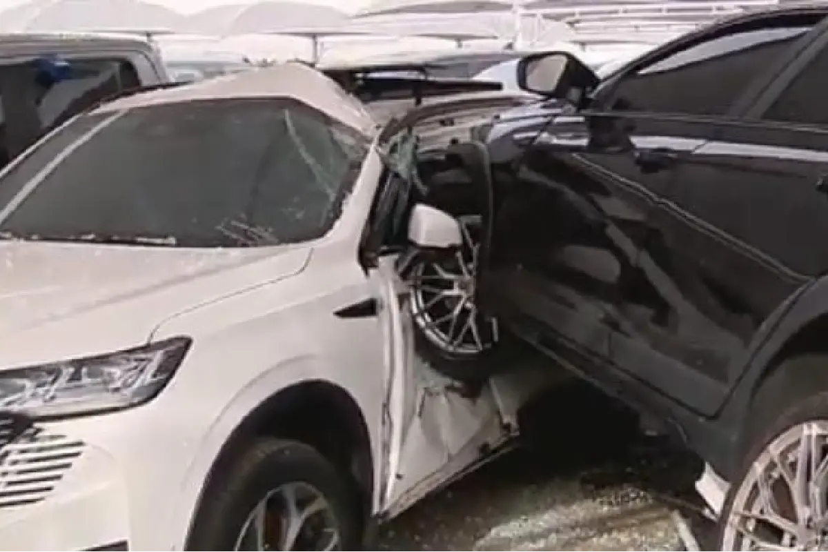 motorista-perde-controle,-invade-concessionaria-e-destroi-carros-no-setor-bueno,-em-goiania