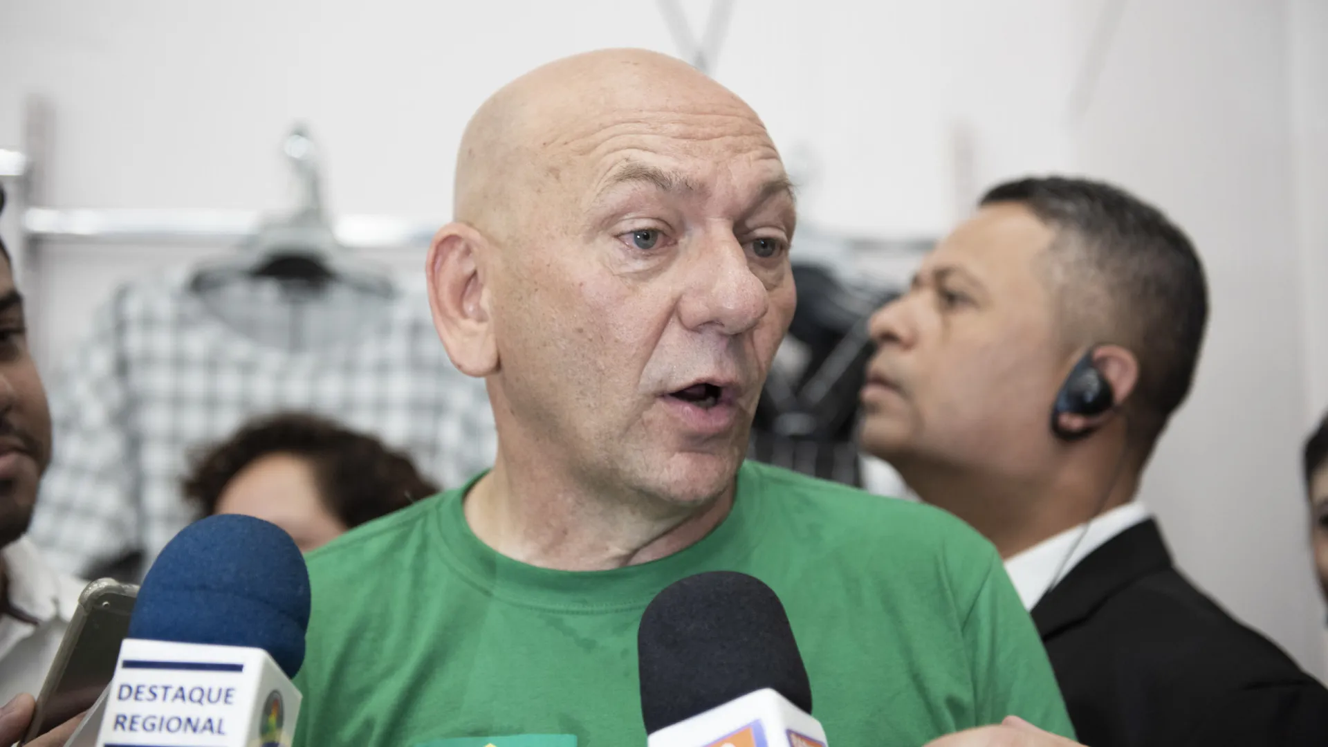 luciano-hang-processa-tuca-andrada-por-posts-apos-incendio-em-loja-da-havan