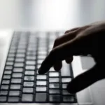 hackers-usam-ia-para-criar-virus-capaz-de-invadir-sistemas-de-empresas,-alertam-pesquisadores