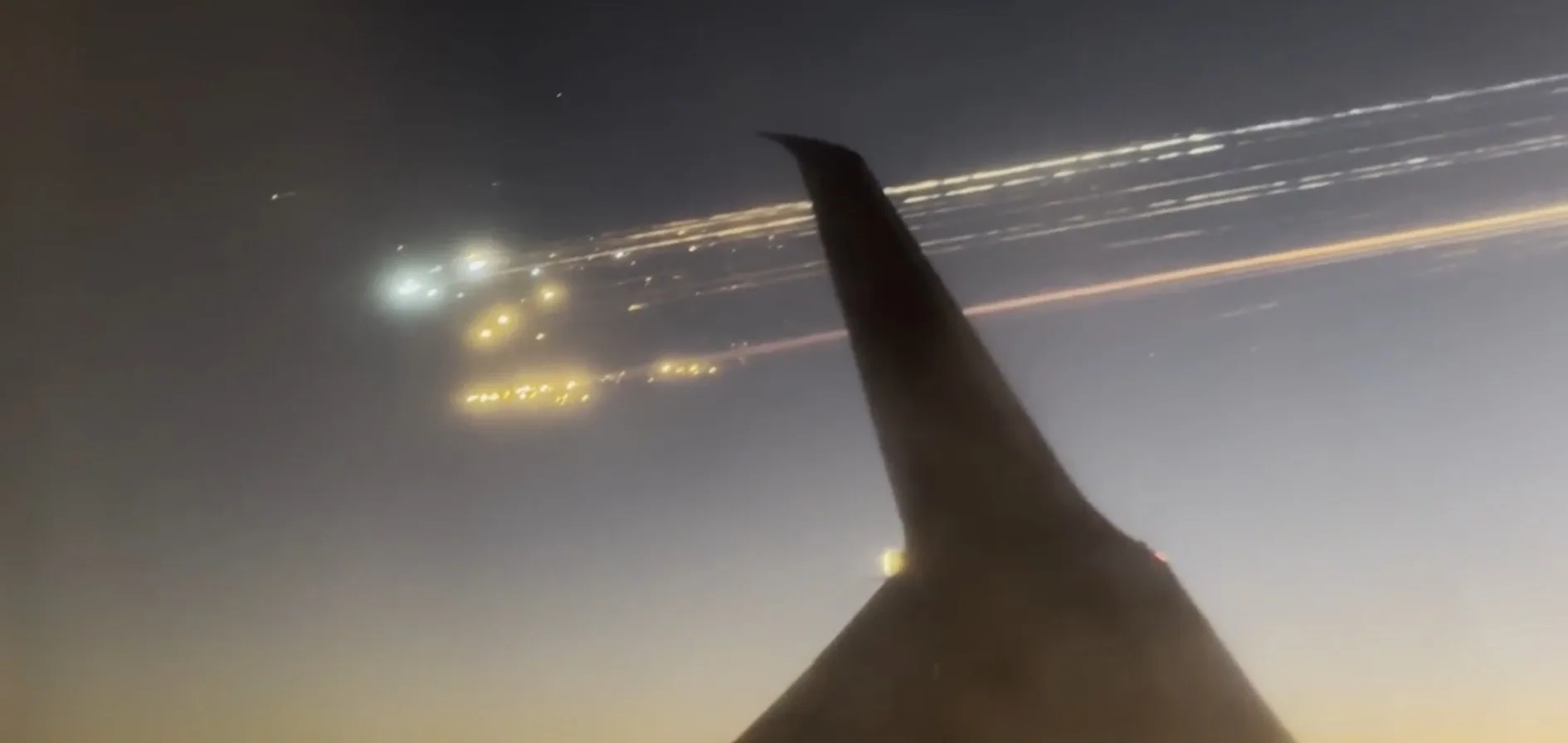 destrocos-de-nave-da-spacex,-de-elon-musk,-quase-atingiram-tres-avioes-nos-eua,-diz-jornal