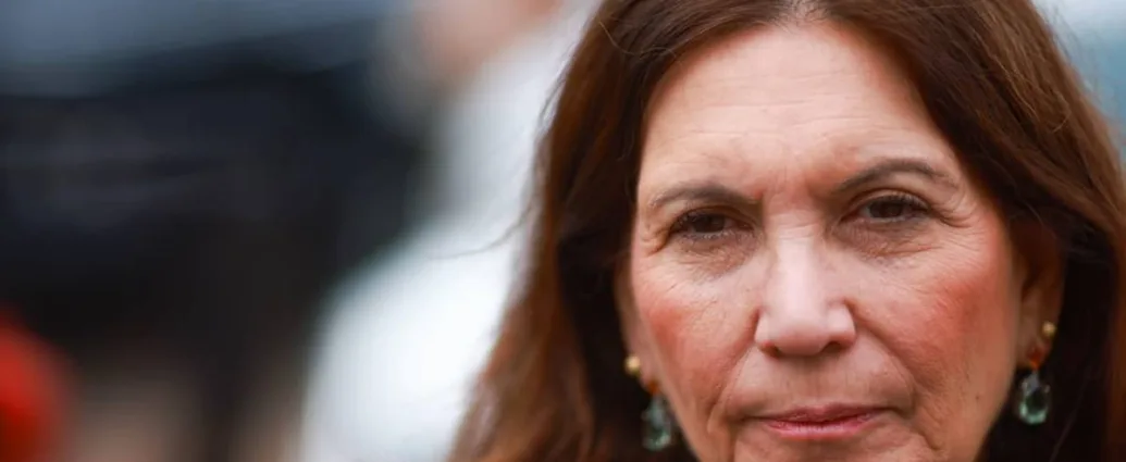 bolsonaro-“da-as-cartas”-mesmo-preso,-diz-bia-kicis-sobre-candidatura-de-flavio