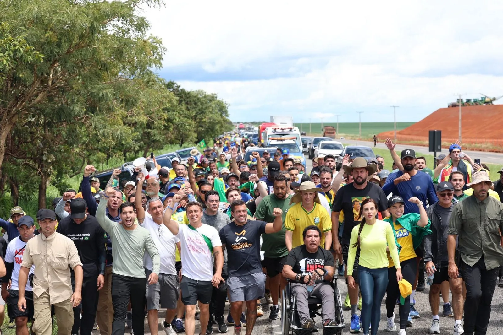 caminhada-nao-deve-passar-pela-papudinha,-avisa-nikolas-ferreira