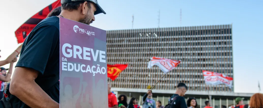 piso-dos-professores-teria-reajuste-de-so-r$-18-antes-de-nova-mp