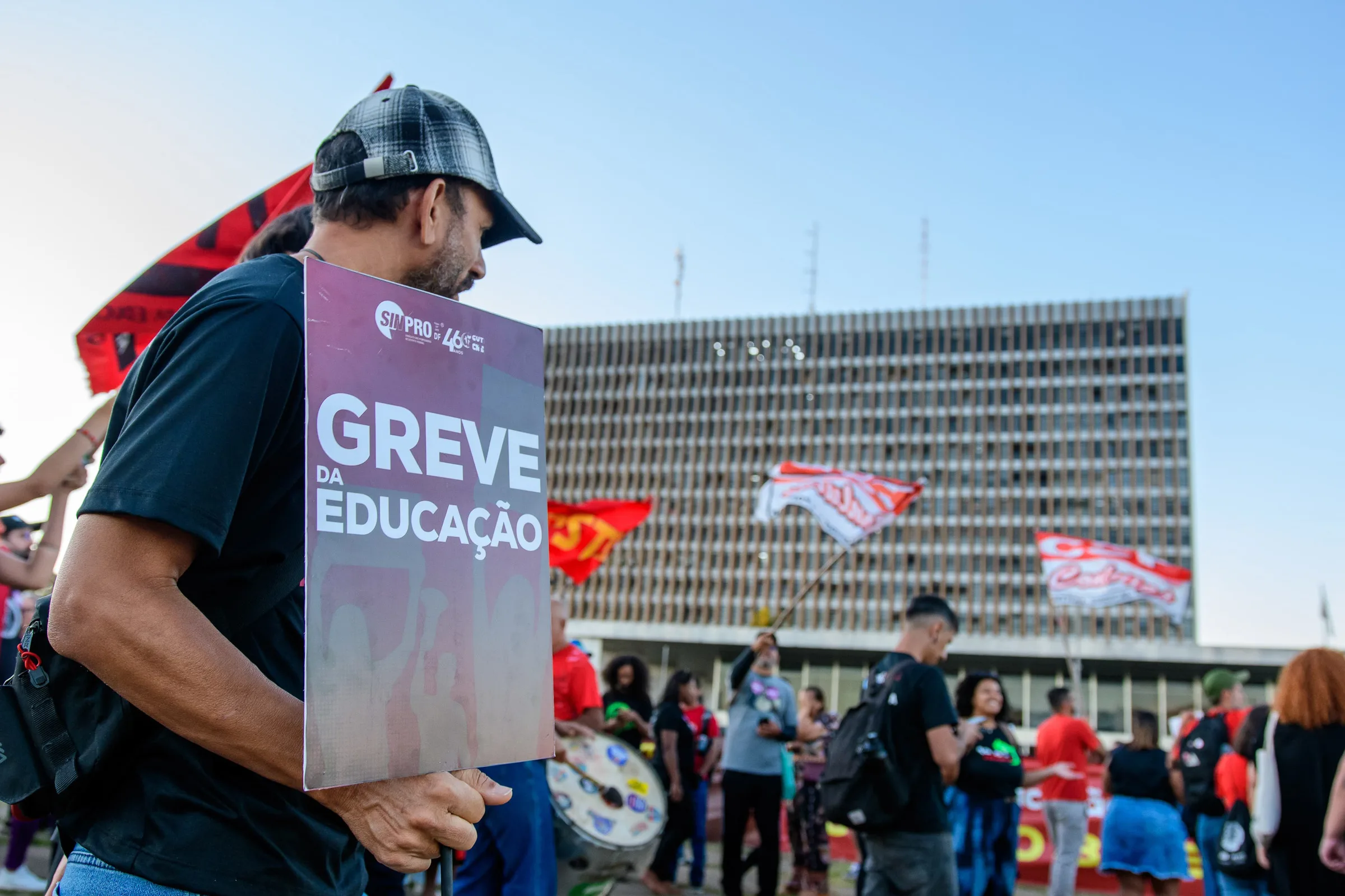 piso-dos-professores-teria-reajuste-de-so-r$-18-antes-de-nova-mp