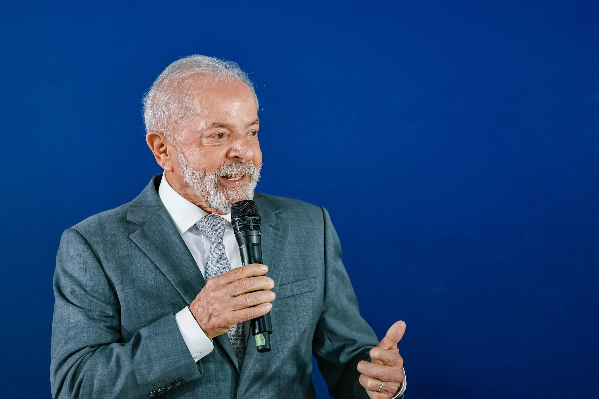 lula-fala-sobre-gaza-com-lider-da-autoridade-palestina-apos-trump-criar-conselho-de-paz-voltado-a-regiao