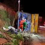 Acidente com ônibus clandestino em Minas Gerais deixa cinco pessoas mortas, incluindo um bebê 2 acidente-com-onibus-clandestino-em-minas-gerais-deixa-cinco-pessoas-mortas,-incluindo-um-bebe