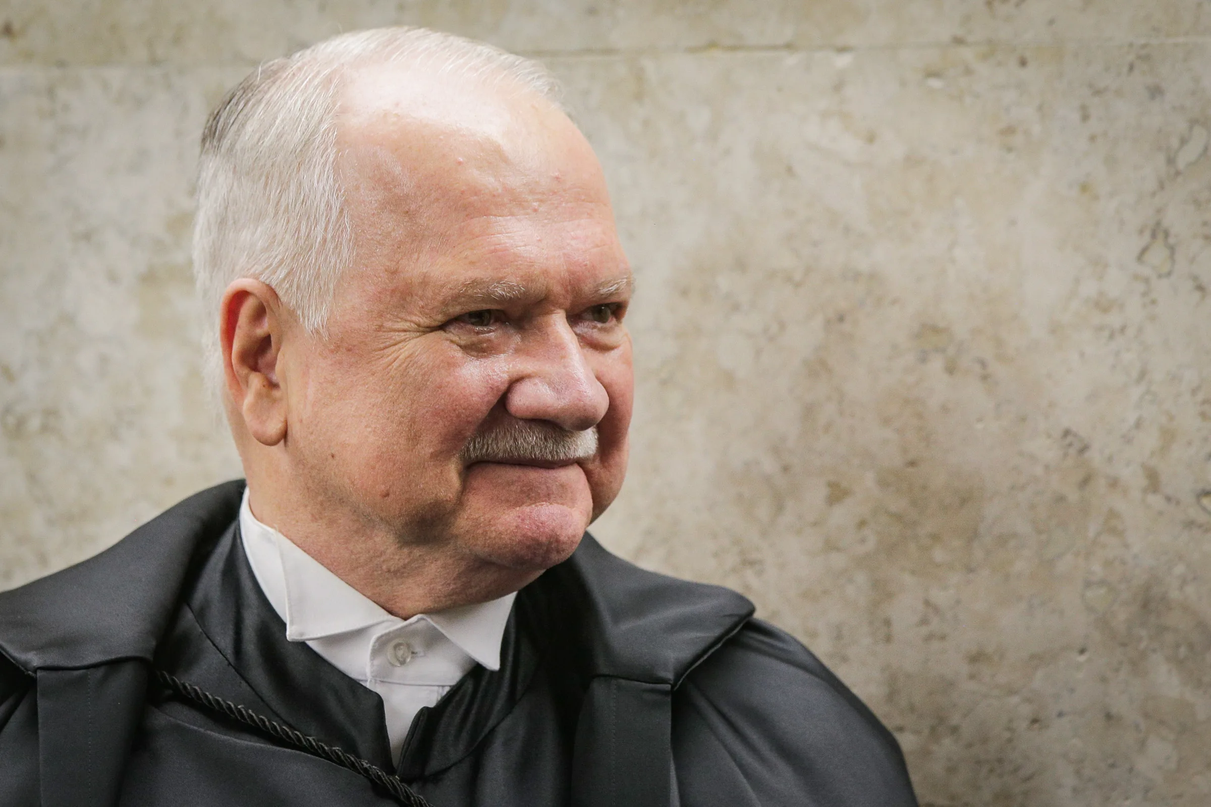 em-meio-ao-caso-master,-fachin-sai-em-defesa-de-toffoli.-veja-integra