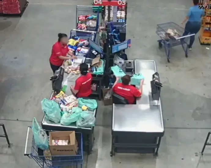 de-r$-3-mil-por-r$-2,99:-operadora-de-caixa-e-presa-por-tentar-dar-prejuizo-em-atacadista-de-goiania