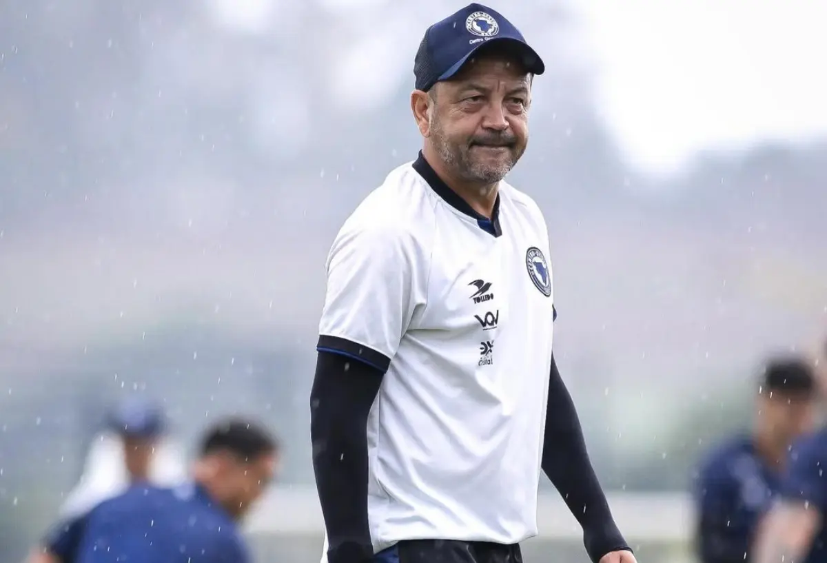 centro-oeste-demite-tecnico-paulinho-kobayashi-apos-sequencia-negativa-no-goianao