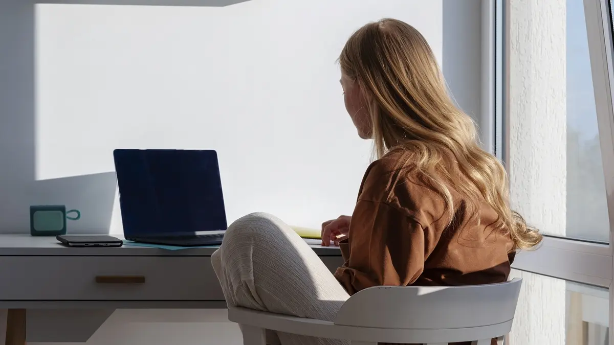 justica-condena-empresa-a-pagar-horas-extras-a-funcionaria-que-fazia-home-office,-em-goiania