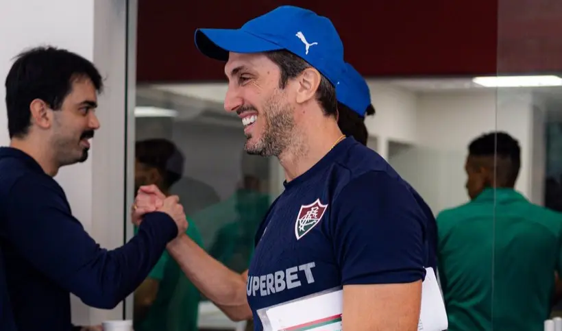 apos-processo-cirurgico,-zubeldia-retoma-treinos-no-fluminense,-mas-nao-comandara-time-no-classico-contra-o-flamengo