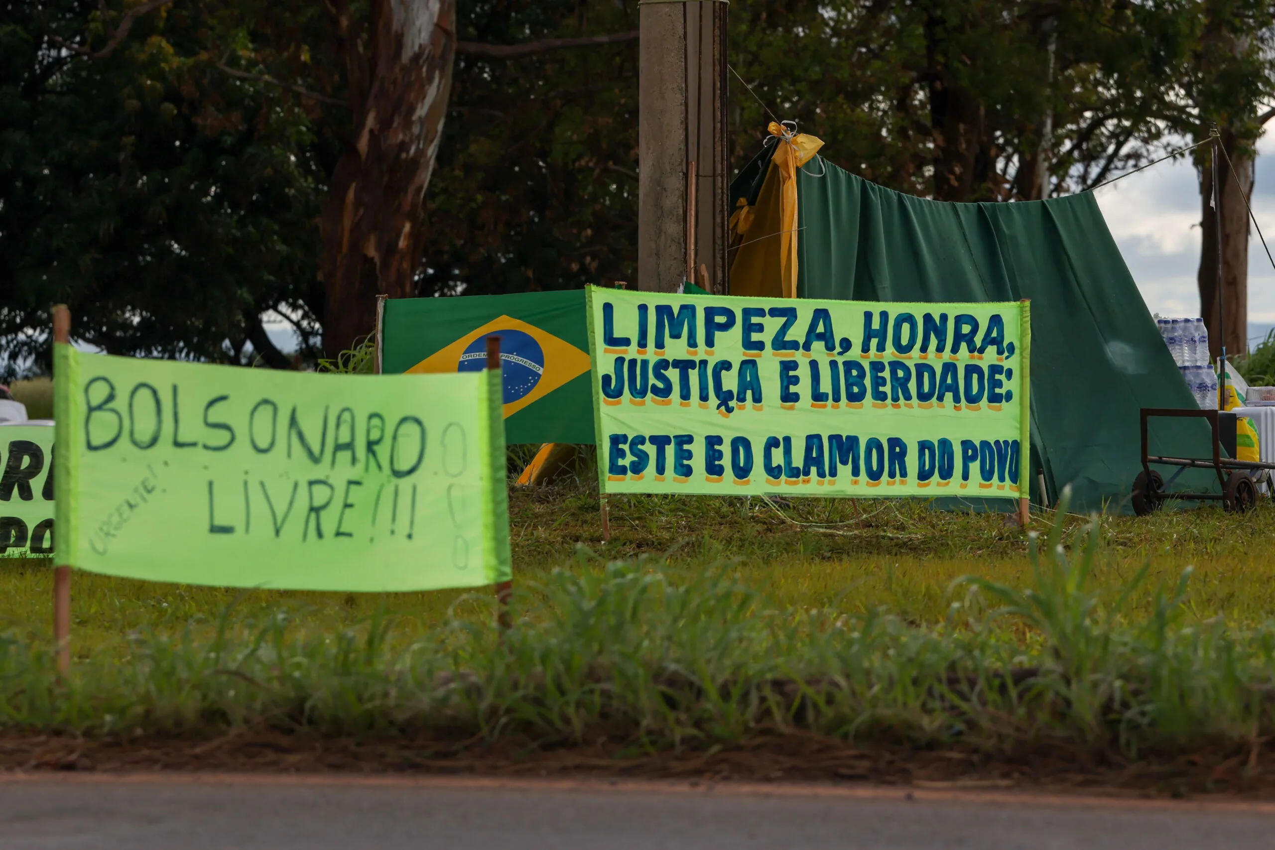acampamento-bolsonarista-ilegal-na-papudinha-e-desmontado-pelo-df-legal