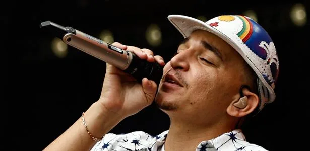 ele-tem-a-senha:-joao-gomes-faz-folia-com-forro-e-hits-pernambucanos-–-uol