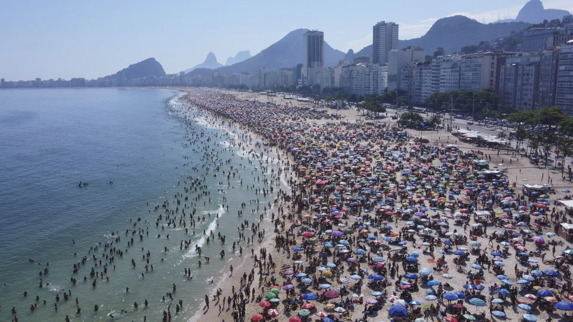 rio-de-janeiro-proibe-construcoes-que-facam-sombra-nas-praias-e-calcadoes