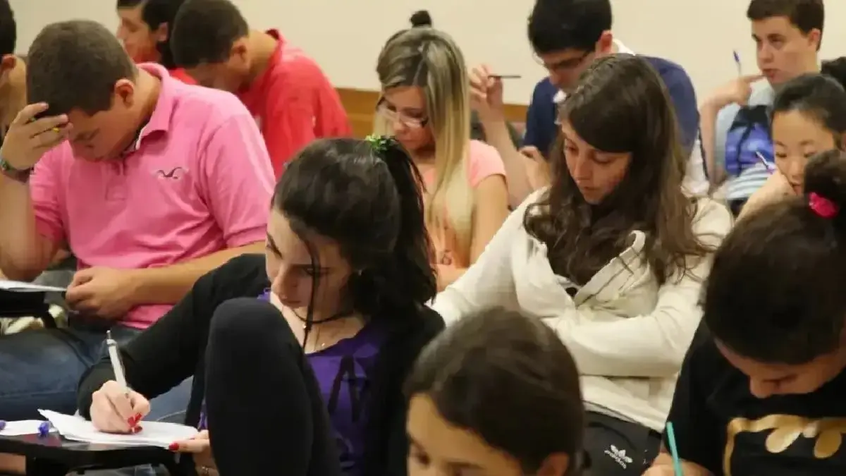 duas-prefeituras-em-goias-abrem-concursos-com-salarios-de-ate-r$-8-mil